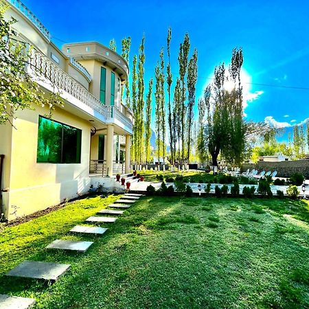 Skardu Saraye Hotel & Resort Exterior photo
