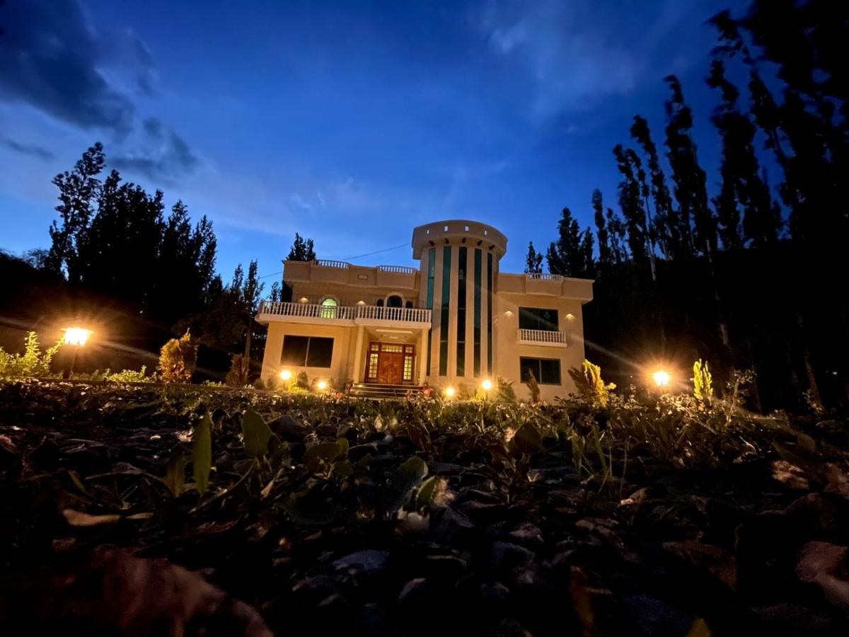 Skardu Saraye Hotel & Resort Exterior photo