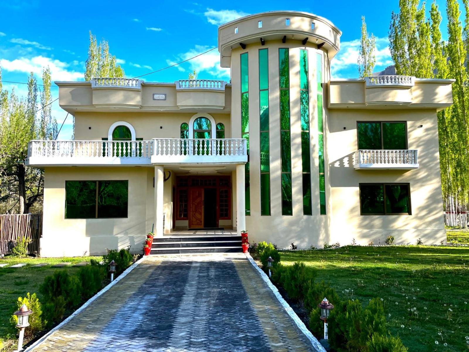 Skardu Saraye Hotel & Resort Exterior photo