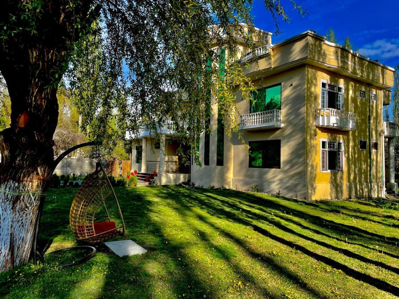 Skardu Saraye Hotel & Resort Exterior photo