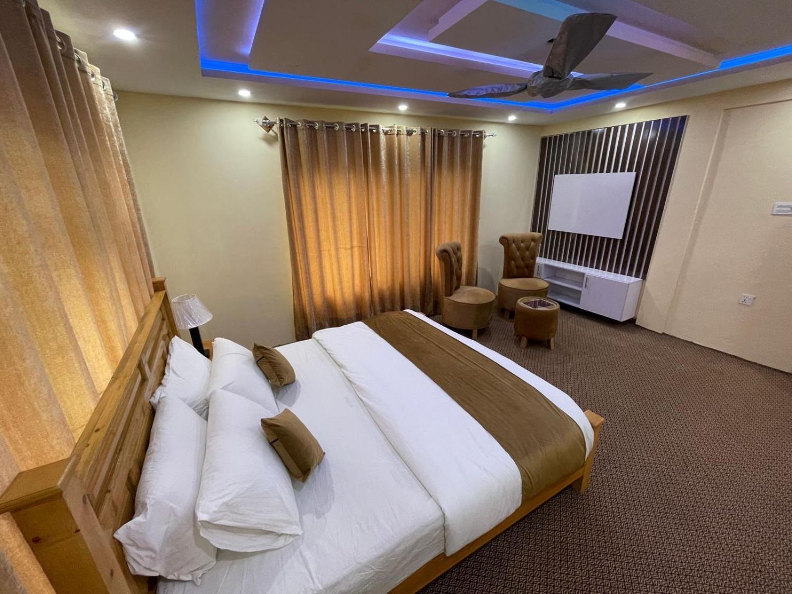 Skardu Saraye Hotel & Resort Exterior photo